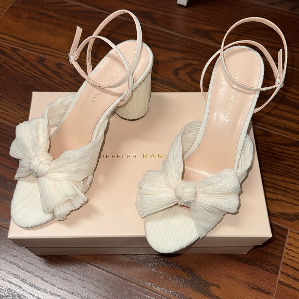 NIB Loeffler Randall Camellia Ivory Pearl Pleated Bow Heel BNIB size 10